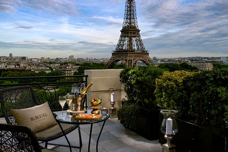 Prolongations pour le bar à ciel ouvert by Krug au Shangri-La Hotel Paris