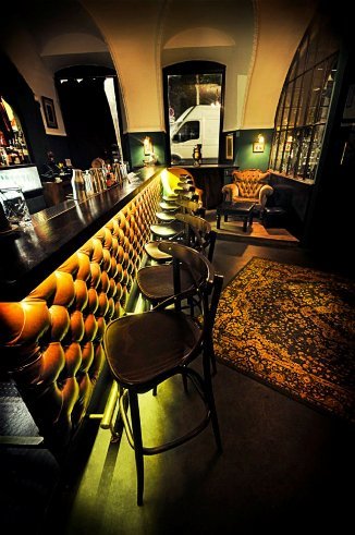 The Monkey Club - Lobby Bar // ©Nico Villion