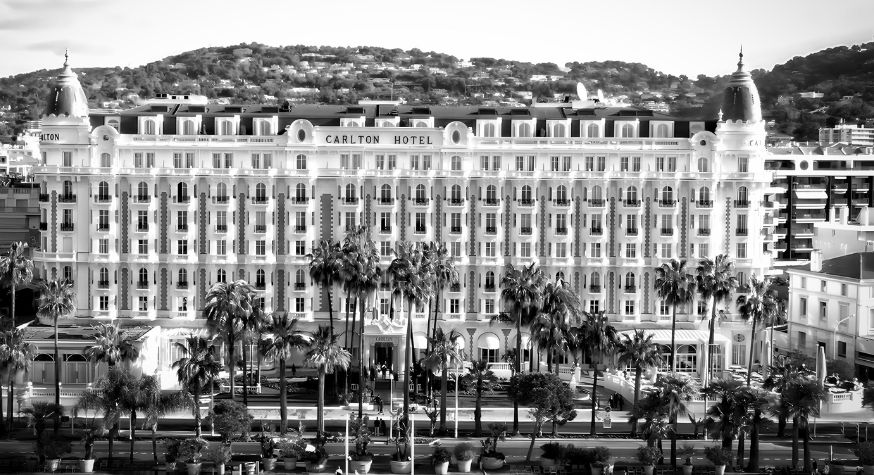 Le mythique hôtel Carlton vient de rouvrir ses portes et sera un des palaces les plus prisés durant le Festival de Cannes 2023