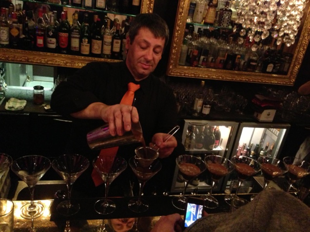 bartenders at work by infosbar   le cv express de jean