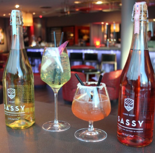 Cocktails 'Sassy' au bar du Renaissance Paris Arc de Triomphe