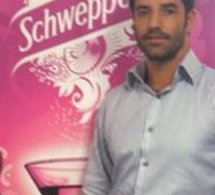 Schweppes adopte la 'Cocktail attitude' !
